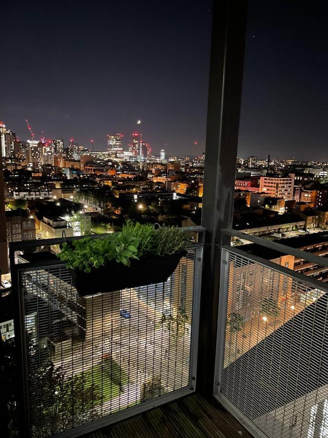 Whitechapel Two Bedroom Luxury Apartment - Free Private Parking - City Views Londra Dış mekan fotoğraf
