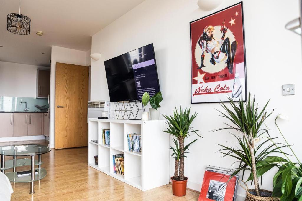 Whitechapel Two Bedroom Luxury Apartment - Free Private Parking - City Views Londra Dış mekan fotoğraf